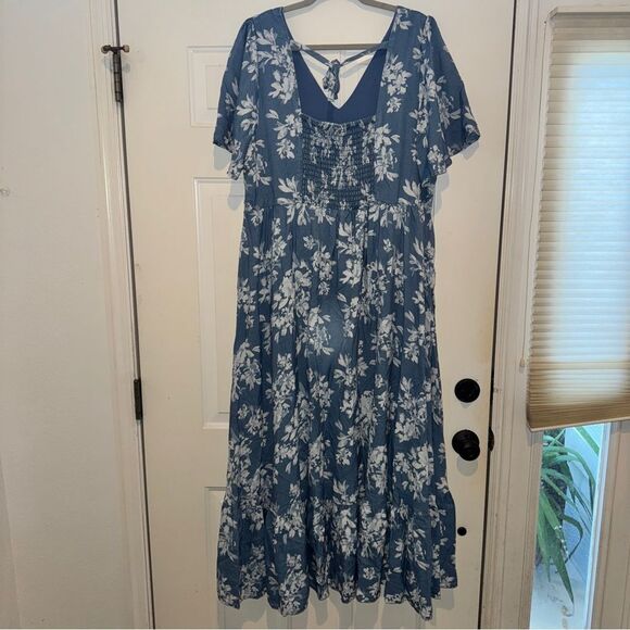 Torrid Water Floral Chambray High/Low V-Neck Button Front Maxi Dress - Picture 4 of 6